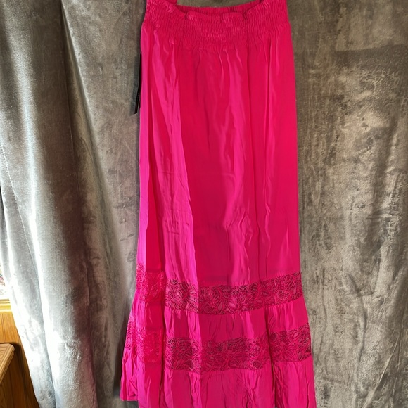 NWT Black Label by Chico’s Size 3 (16) Lace Inset Skirt Color: Summerberry - Picture 2 of 7